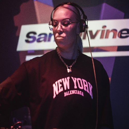 Sam Divine Spotlight Chart