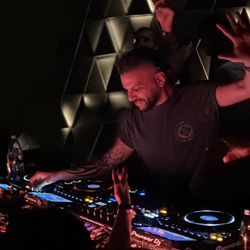 Neenoo – March Top 10 Tracks Chart