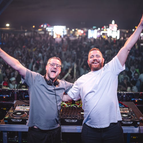 Catz ‘n Dogz SUPPORT YOUR FRIENDS Chart