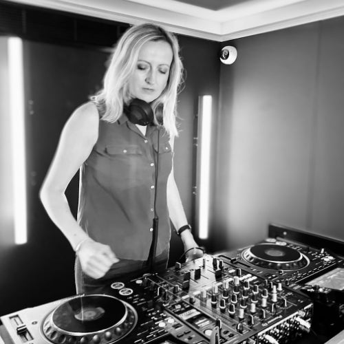 Laydee V WMC 2025 Chart