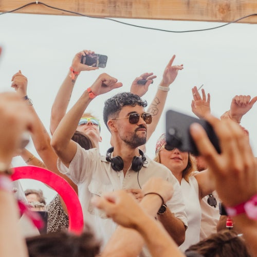 Stiik – Awareness Summer Chart